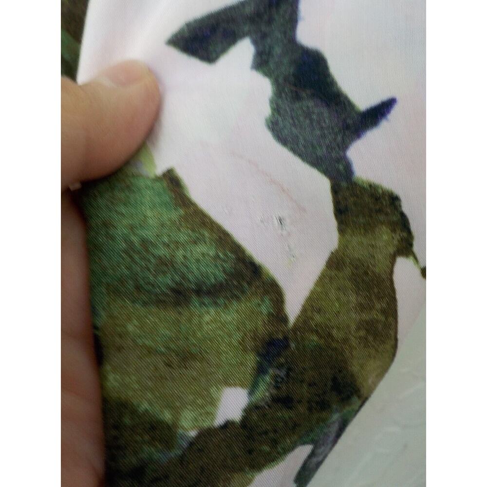 Crosby Green Button Up Shirt Women size S Leaf Pattern 100% Rayon Long Sleeve - Picture 3 of 8
